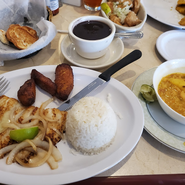 Carnitas Con Arroz Y Maduros