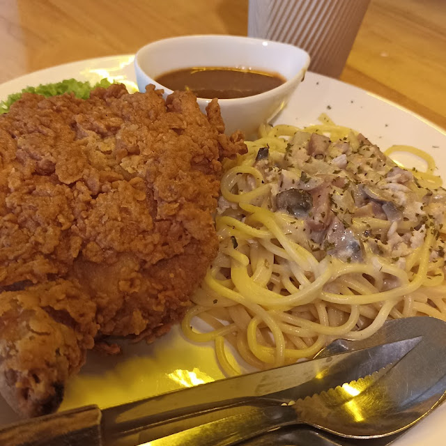 Spaghetti Carbonara Chicken Chop