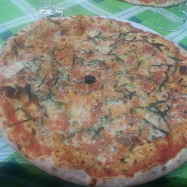 Pizza Asparagi E Ricci