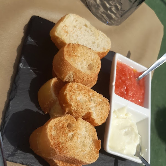 Pan Con Tomate I Allioli