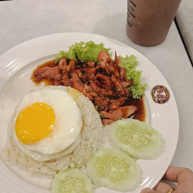 Blackpaper Chicken Rice