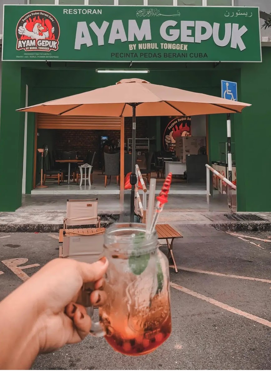 Ayam Gepuk Nurul Tonggek