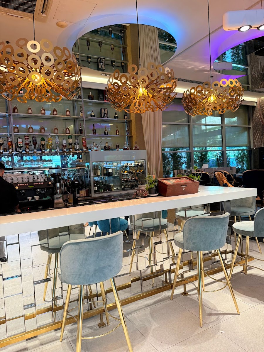 Plaza Bar