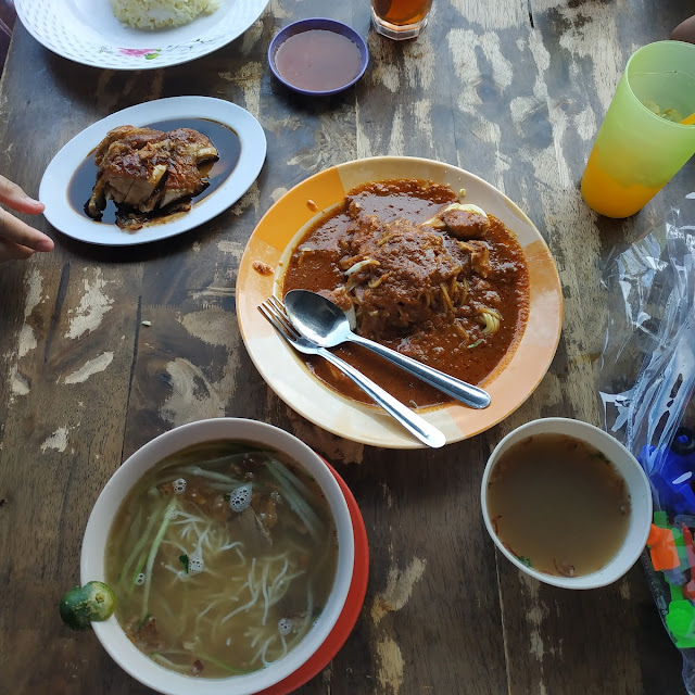 Nasi Ayam Rojak Soto