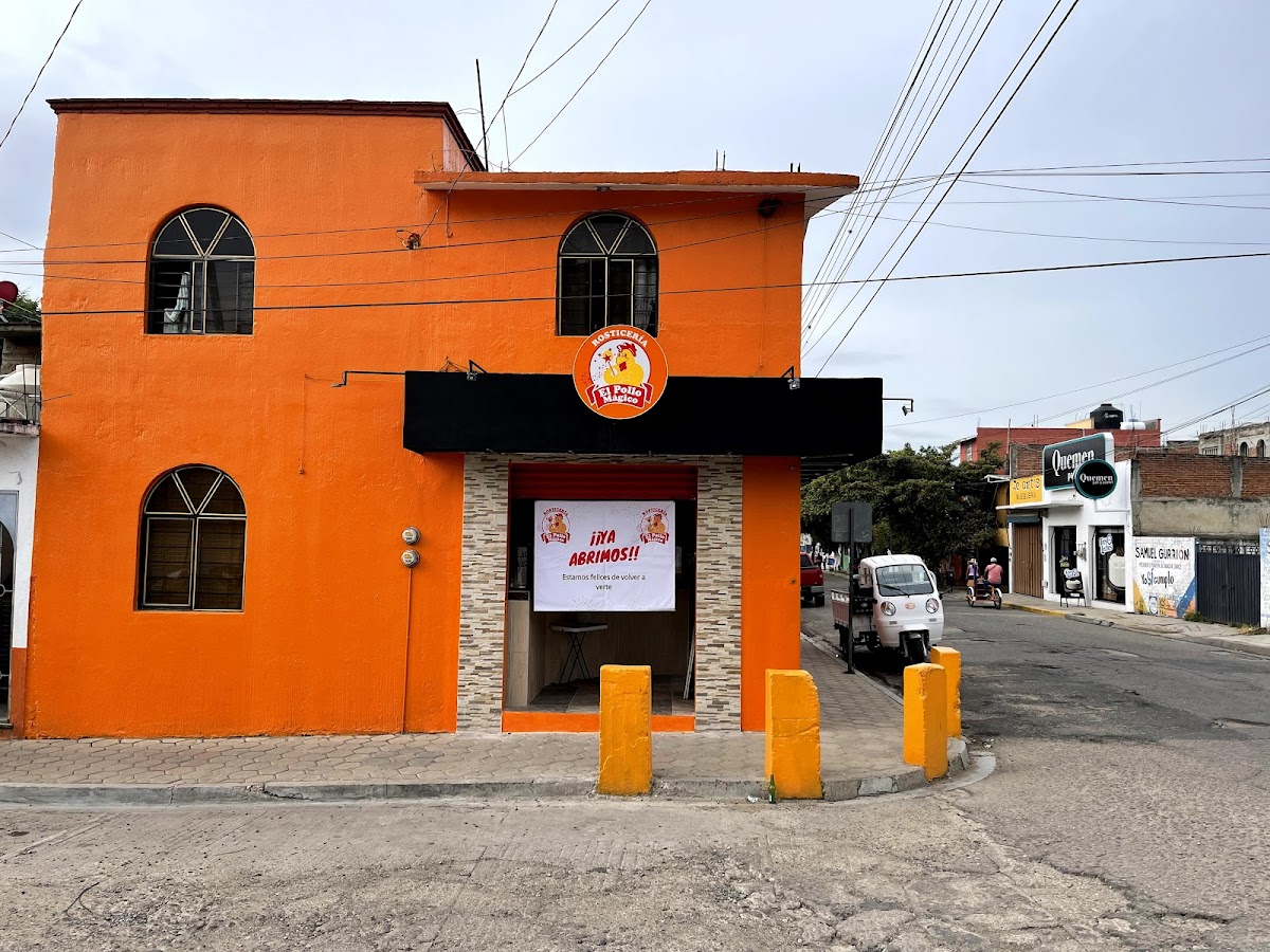 El Pollo Mágico Suc. Volcanes