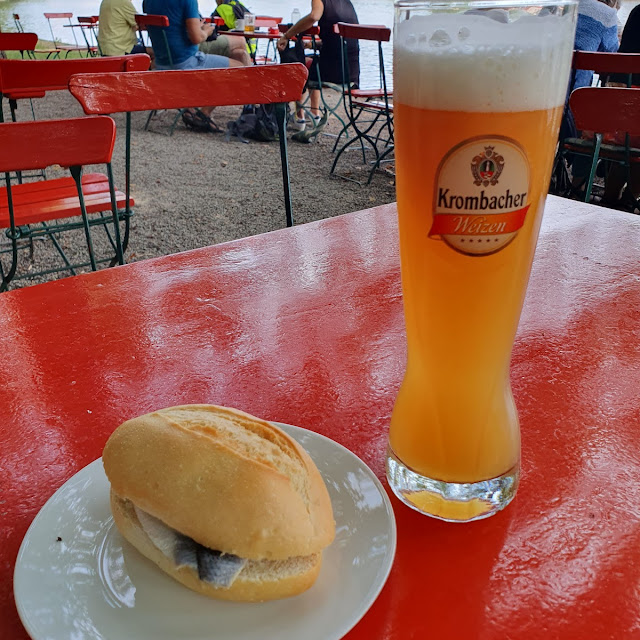 Fischbrötchen Und Weizenbier