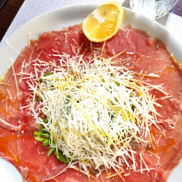 Carpaccio Di Carne Rucola E Grana