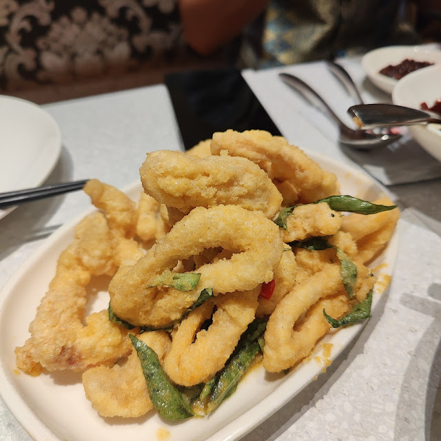 Deep-Fried Squid Tossed in Salted Egg Yolk