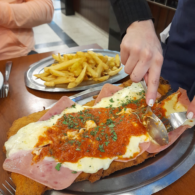 Matambre de Cerdo A la Pizza Con Papas A la Española