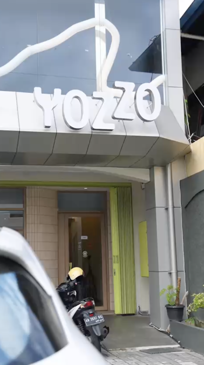 Yozzo - Frozen Yogurt