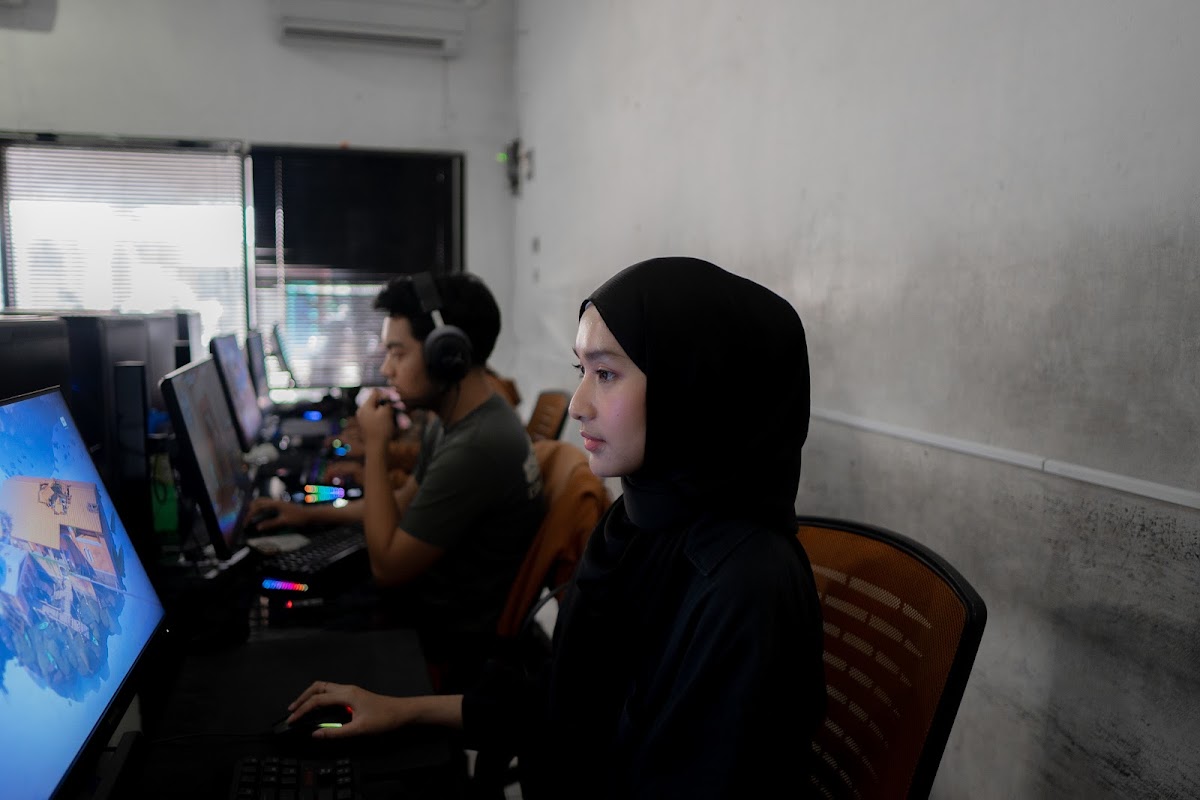 PARADOX GAME CENTER