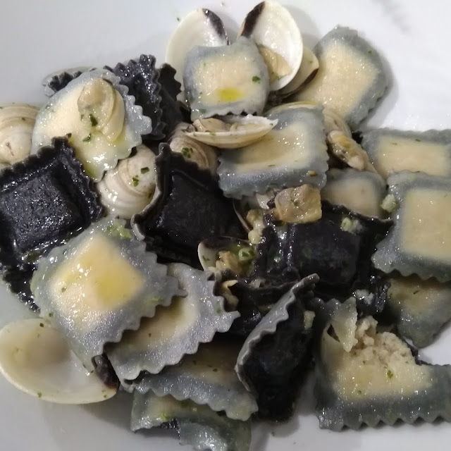 Ravioli Di Branzino Con Pesto E Vongole