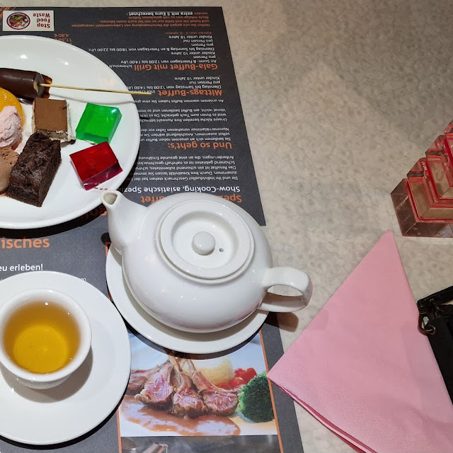 Dessert Frucht Und Iasmin Tee