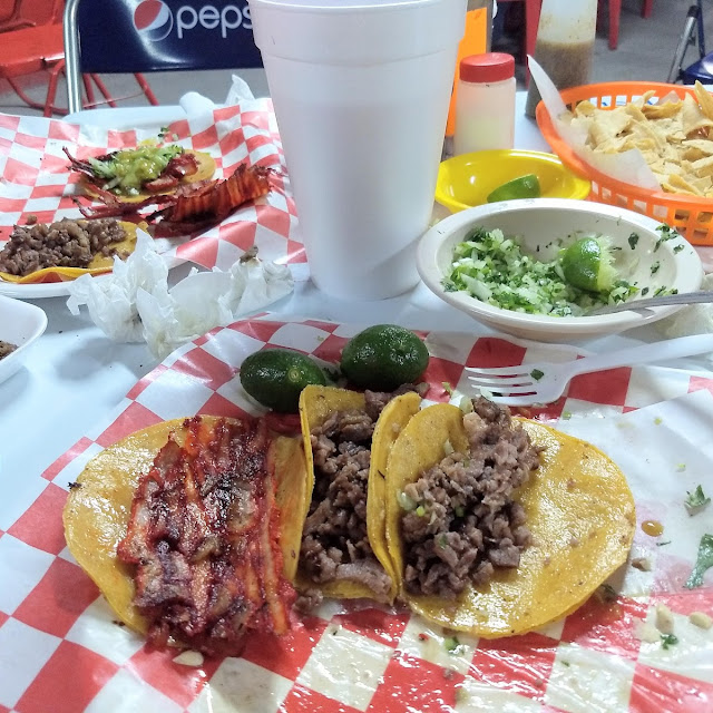 Tacos de Bistec Y de Trompo