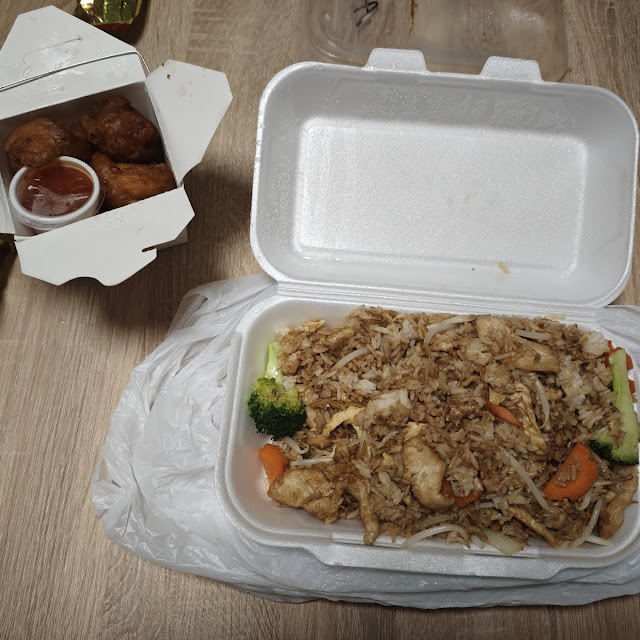 Gebratener Reis Mit Hühnchen Chicken Ball