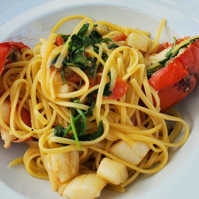 Aragosta Con Gamberi E Legumi