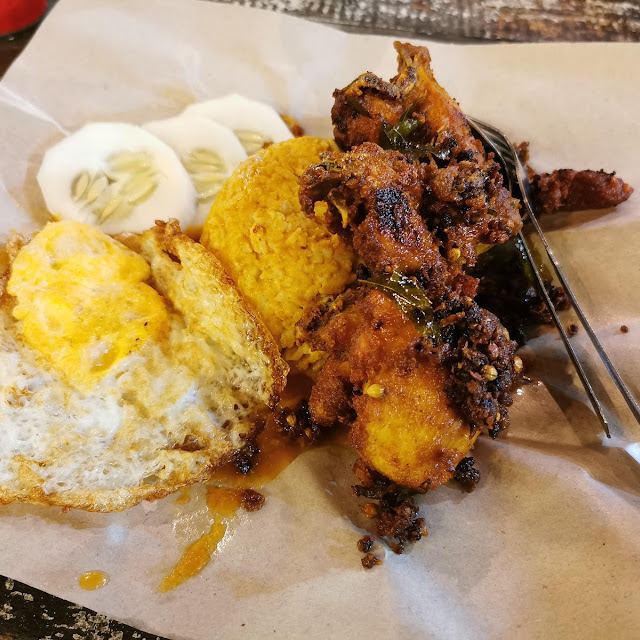 Nasi Kukus Ayam Rempah