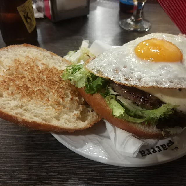 Hamburguesa Nova Alella Con Huevo Frito