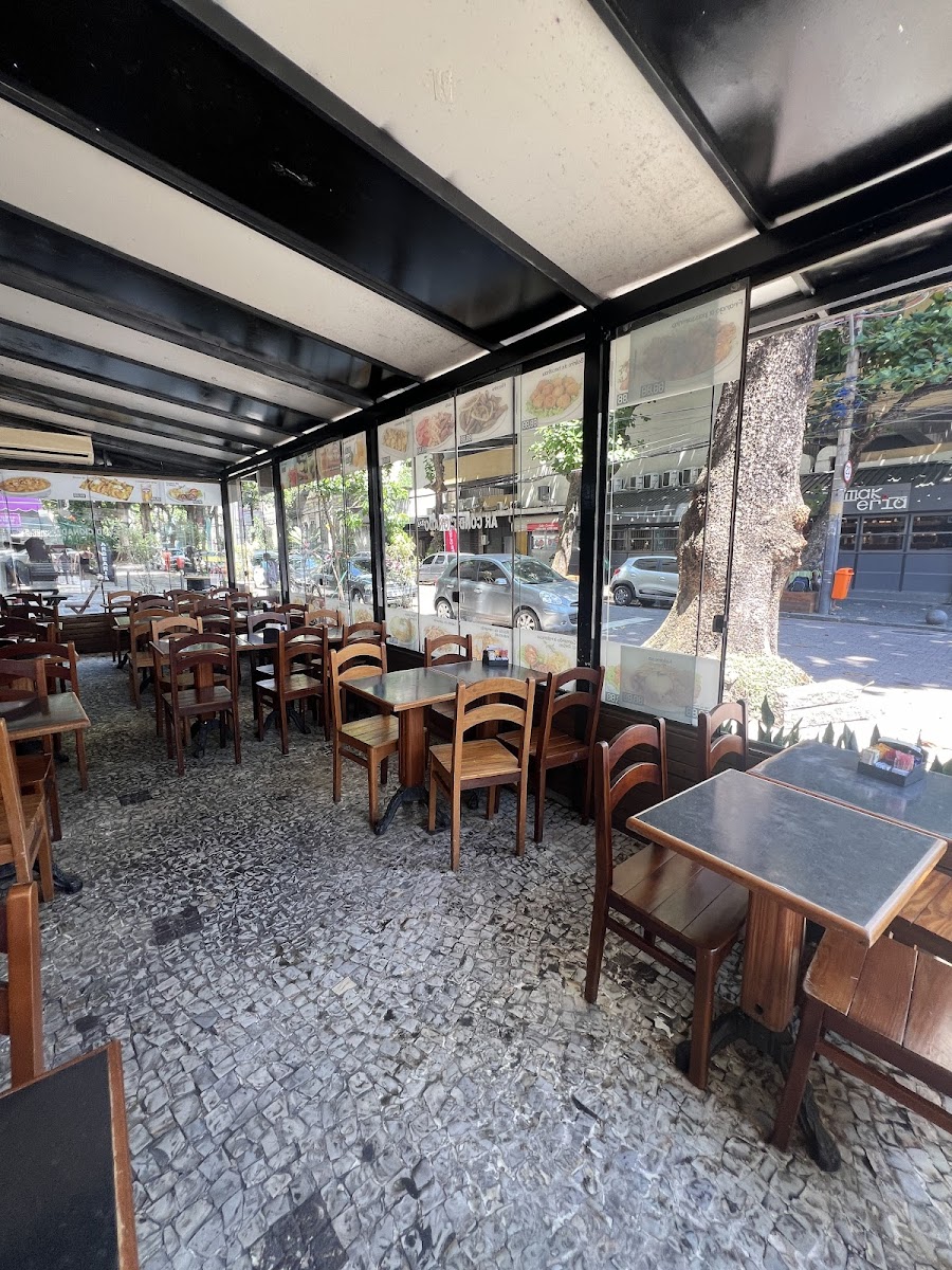 Tipicamente bar e restaurante