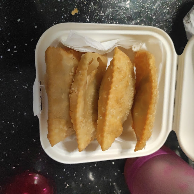Empanadas de Queso Y Empanadas de Pollo Pastéis