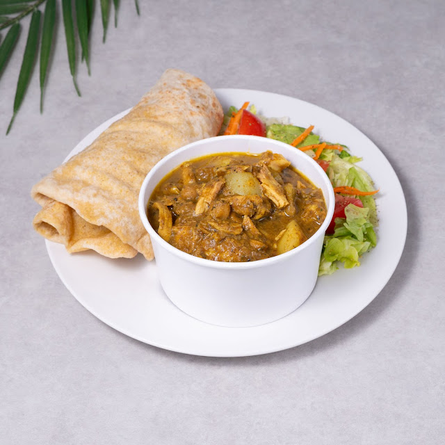 Wrap Au Poulet Cari Ou Jerk Curry Or Jerk Chicken Roti