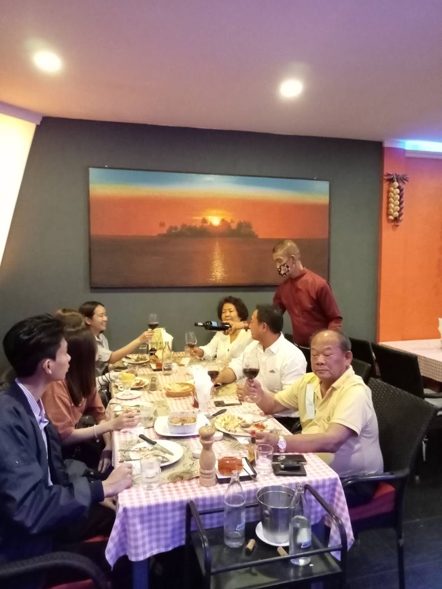 Grottino Pizzeria and Osteria