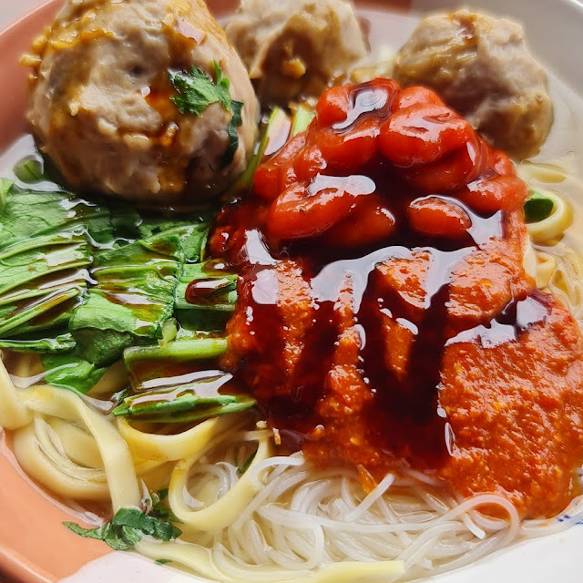 Mie Kuning Putih Baso Urat