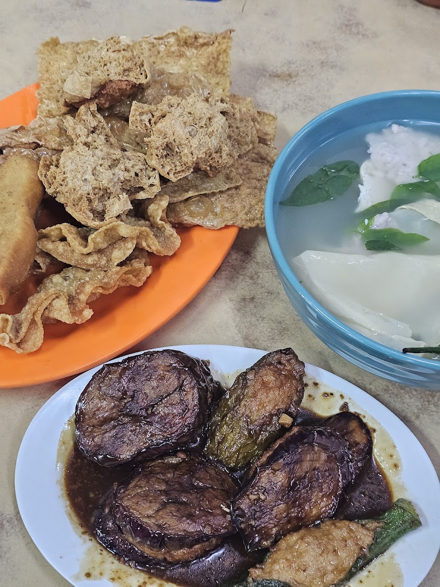 Restoran Rawang Yong Tau Foo & Steamboat