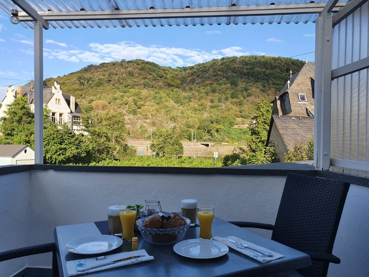Hakans Moselblick kebap Pizza restaurant und Ferienwohnung