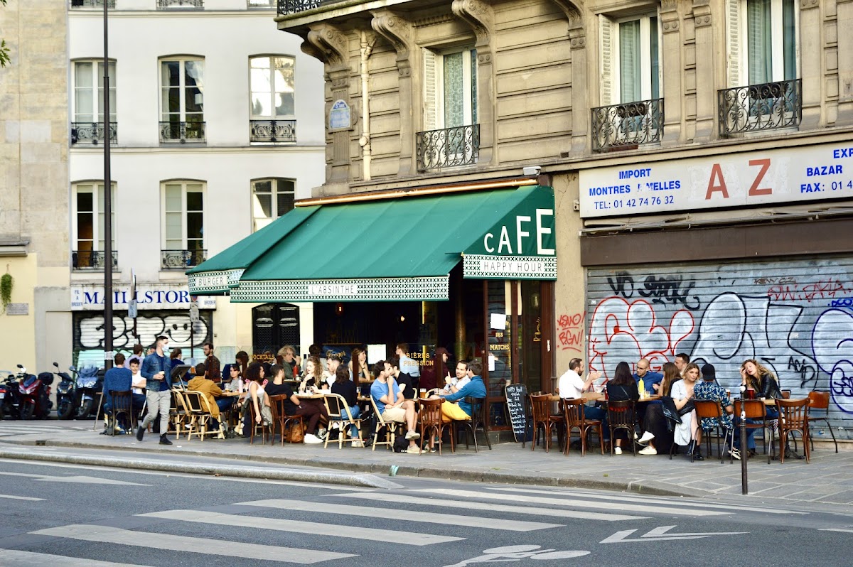 L’ATTIRAIL CAFÉ