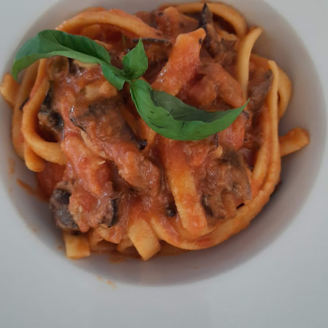 Tagliatelle Con Melanzane