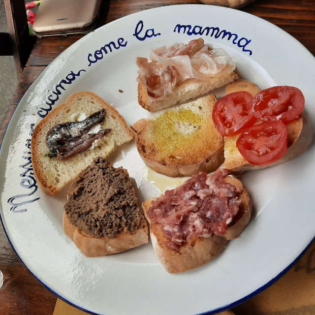 Assaggi Di Bruschette