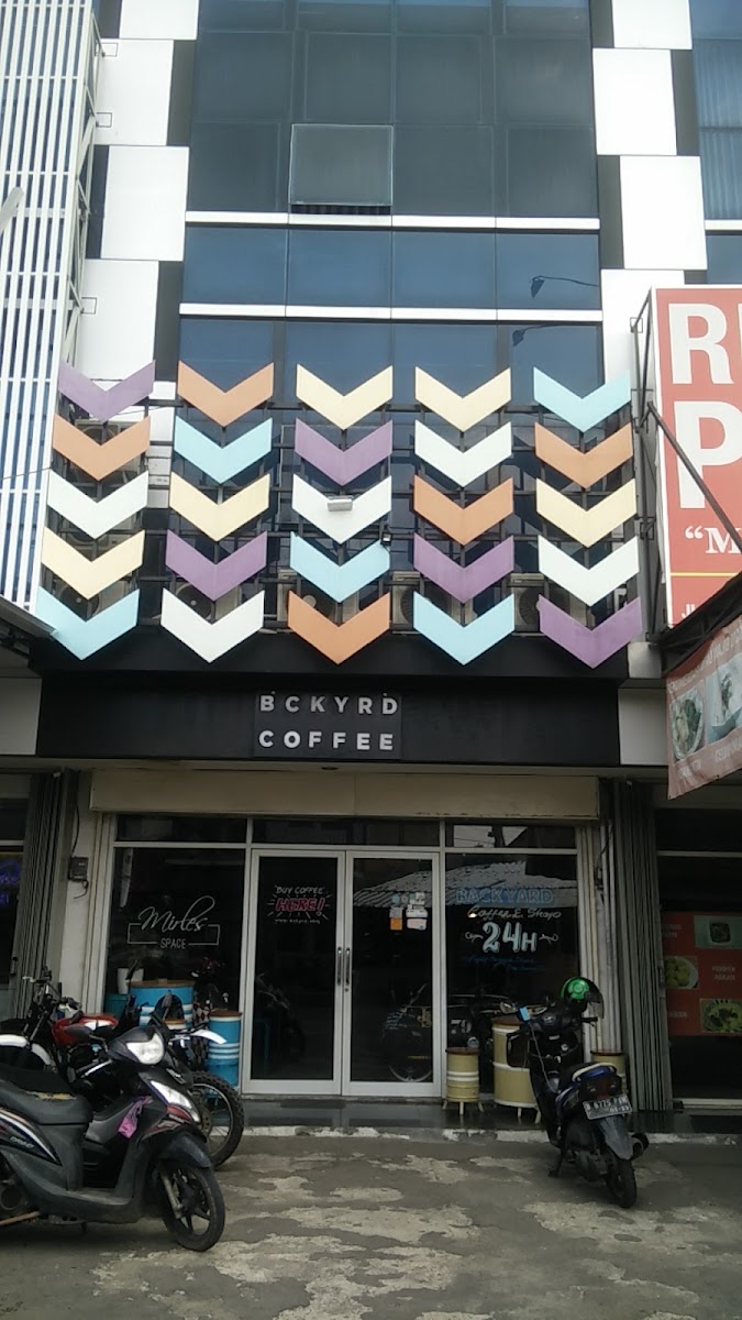 BCKYRD Coffee and Shop, Bintaro