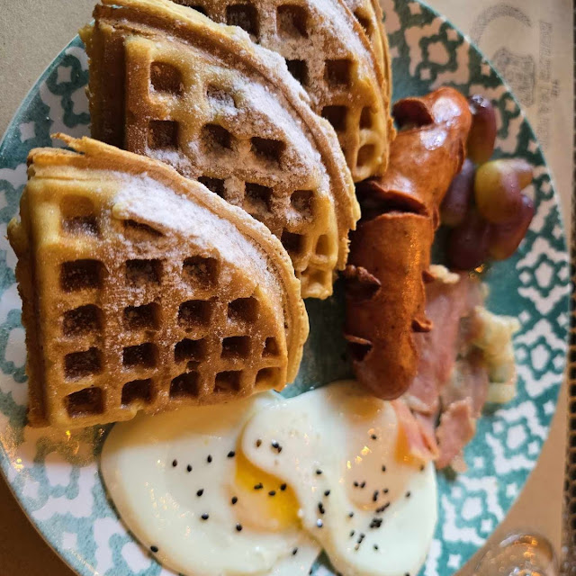 American Breakfast
