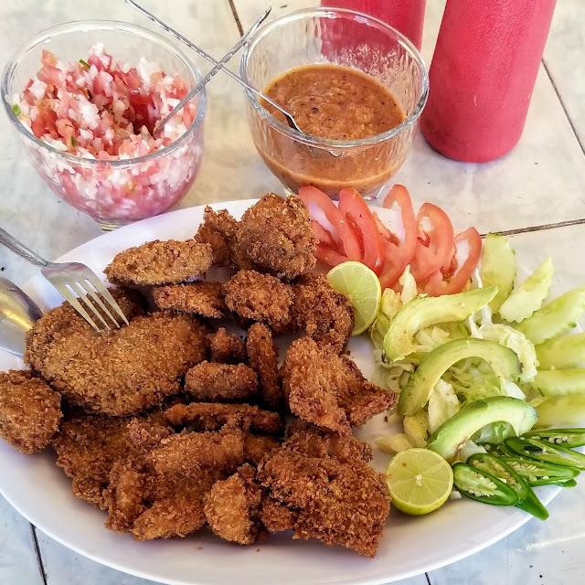 Chicharrones de Botete Y Camaron