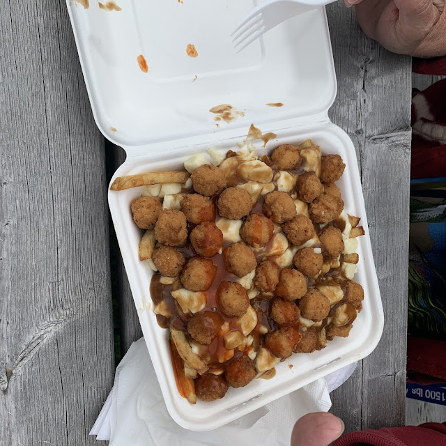 Buffalo Popcorn Chicken Poutine