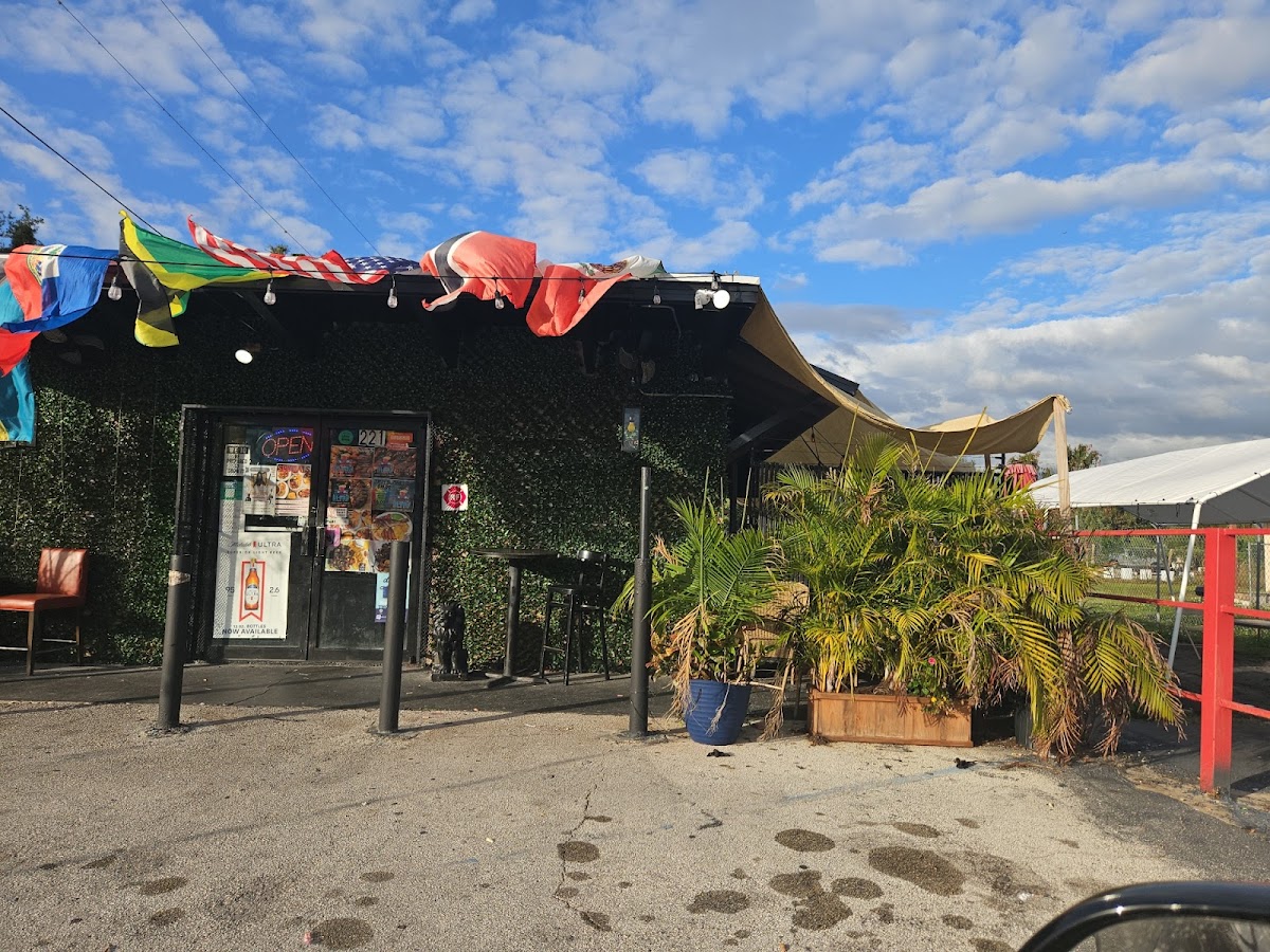 Fantasy Island Resturant & Bar