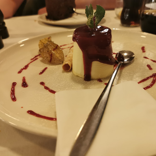 Panna Cotta Erdbeer Sauce