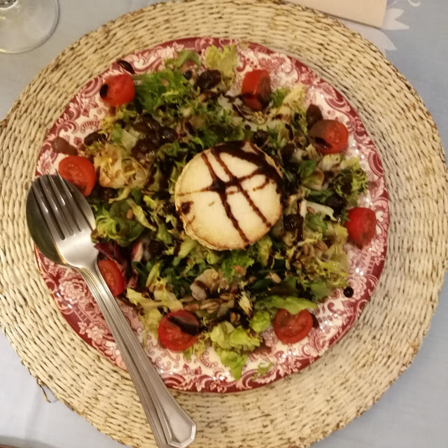 Amanida De Formatge De Cabra