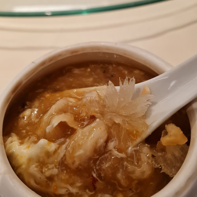 Braised Shark Fin with Crabmeat Soup