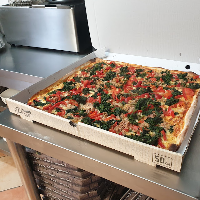 Familie Pizza Tono Spinat Und Pamrika