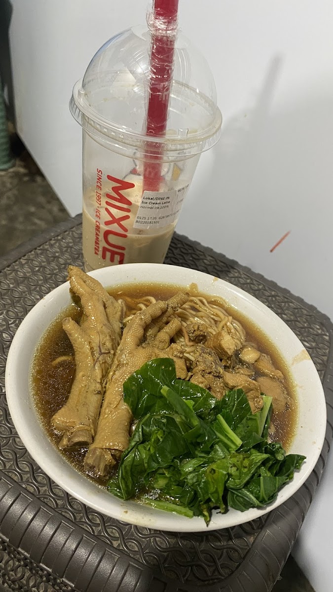Bakso dan Mie Ayam Pak Jarwan Trenggalek