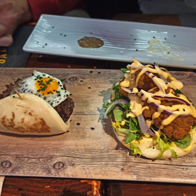 Bao de Carrillera Y Pollo