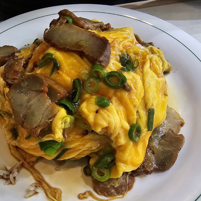 Stir-Fried Egg Sauce and Beef with Rice Noodles