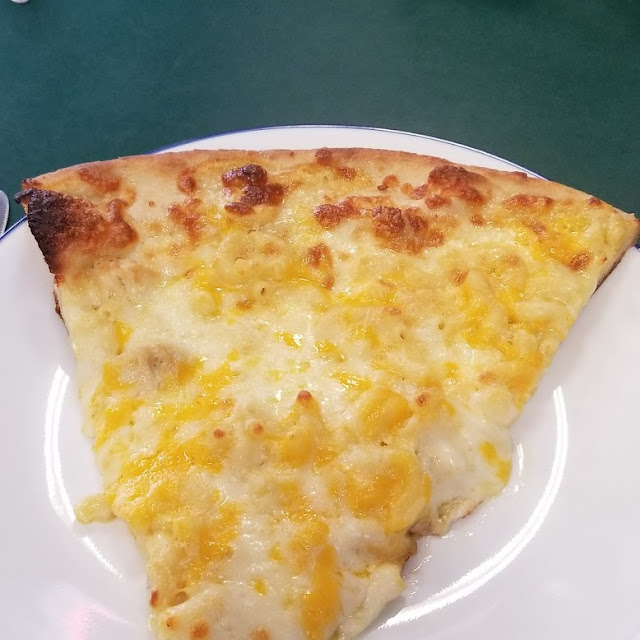 Mac and Cheese Pizza