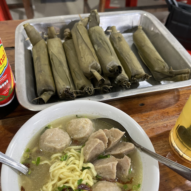Tersedia Lontong