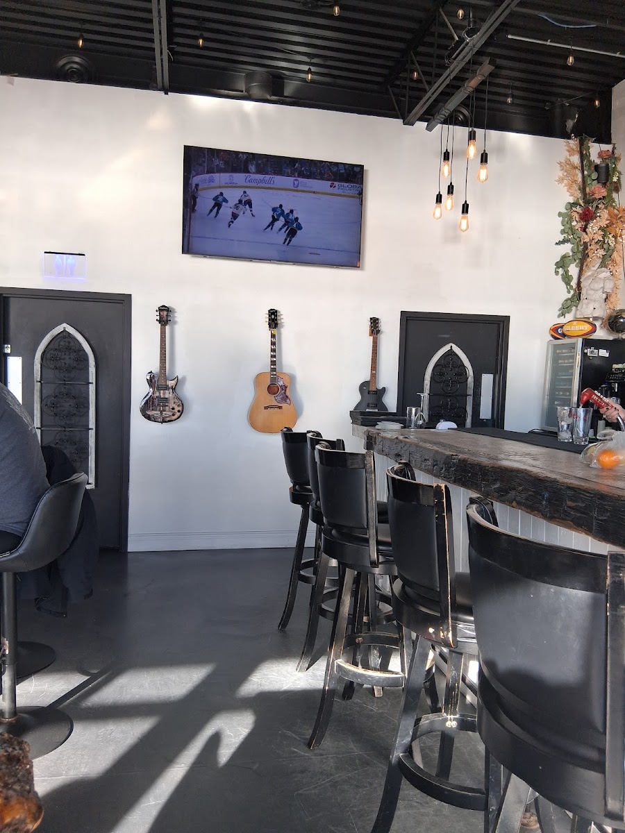 Lakeside Bar and Grill