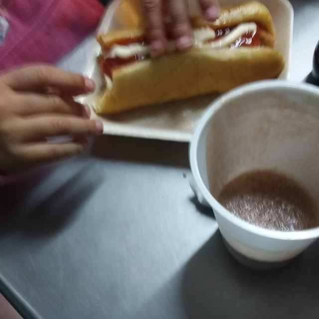 Hot Dog Y Un Choco de Chocolate