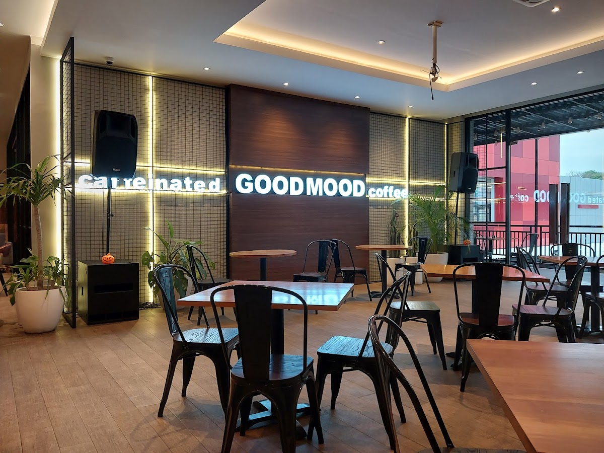 Local Noodle & Cafe