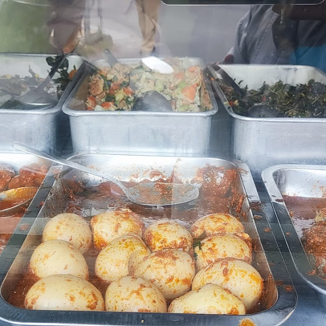 Sayur Bayem Telur Rebus Kuah Bumbu Rujak